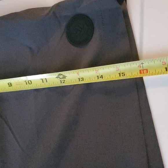 Chubbies 5.5" Swim Board Shorts Size Large Charcoal Pockets Mens - Picture 12 of 12